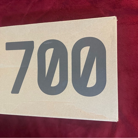 YEEZY BOOST 700 'SUN, Men Size 6 - Picture 6 of 7